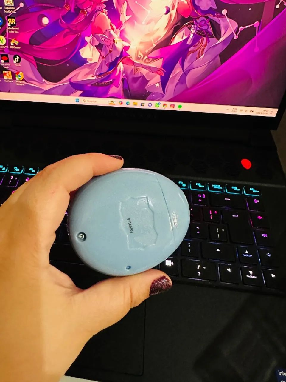 Tamagotchi on blue  - Foto 5