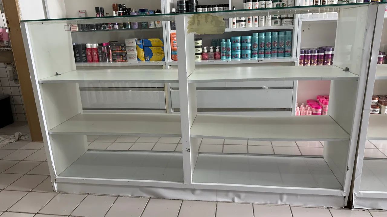Dois balcão de vidro e MDF - Foto 3