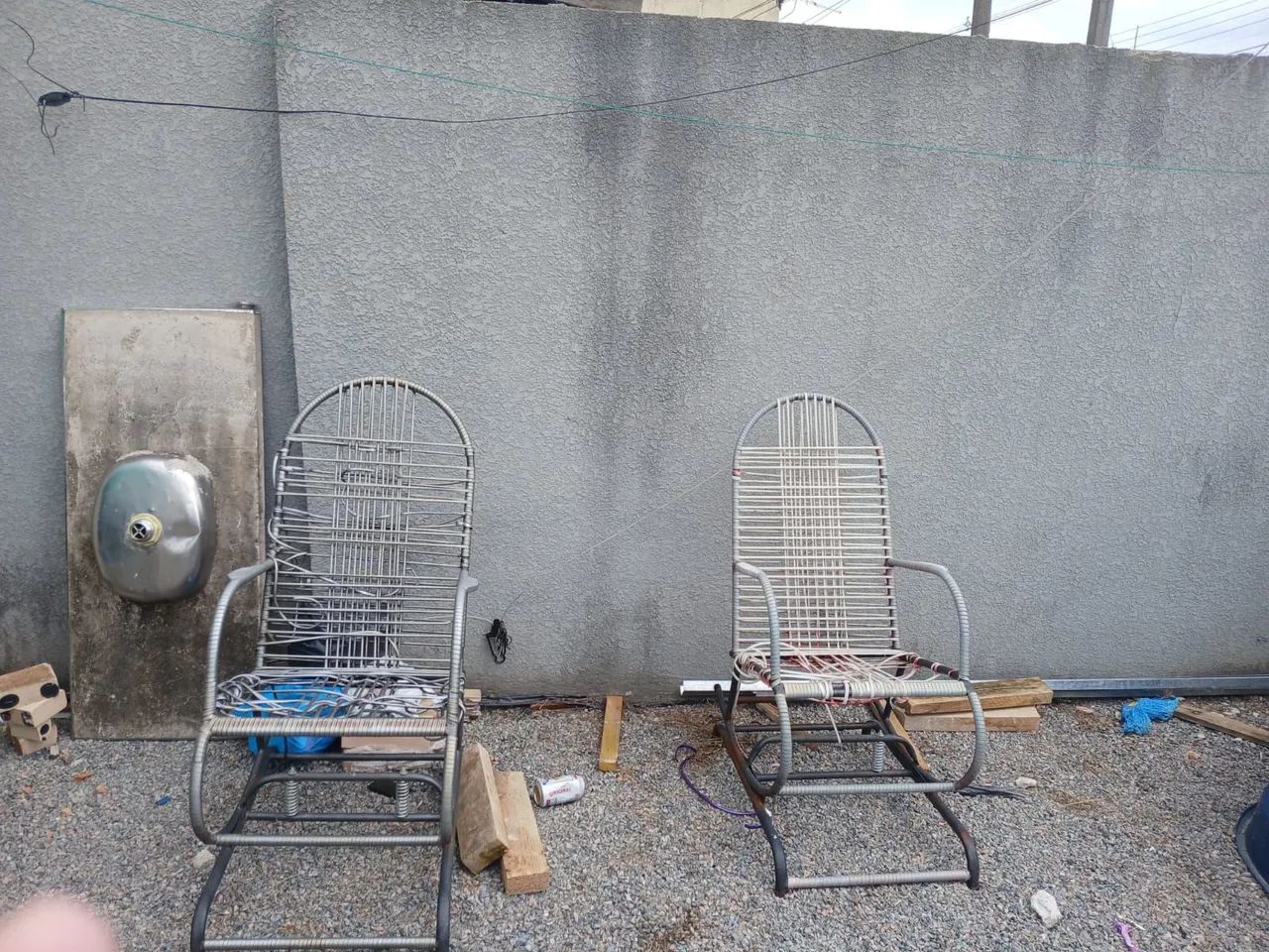 Vendo 2 cadeiras de balanço, descanso para reformar 