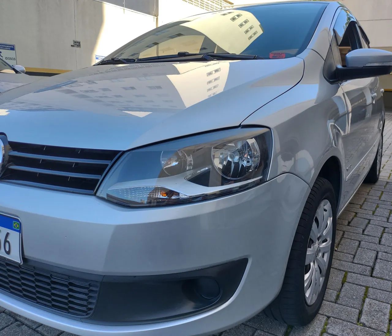 Volkswagen Fox 1.0 MI Total Flex 8V 5P 2014