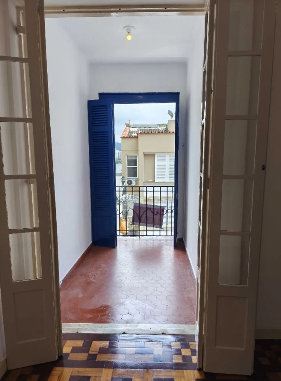 Raridade Apto na Urca, 2 quartos + dependência completa - Foto 3