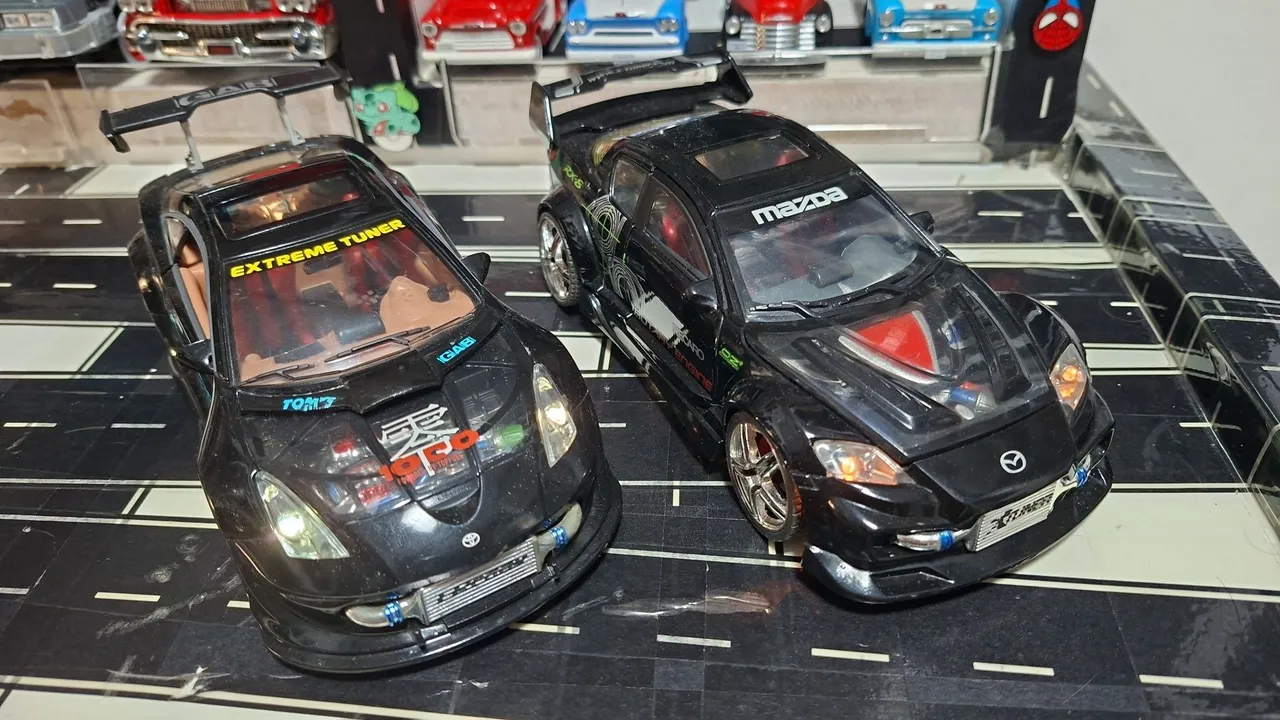 Miniatura 1/24 kentoys - Hobbies e coleções - Cruzeiro, Bragança