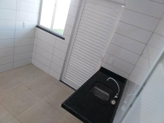Linda casa em condomínio com ótima localização - Foto 3