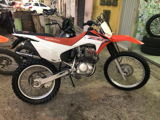 Vendo ou troco crf230 2017 estado de zero - Foto 2
