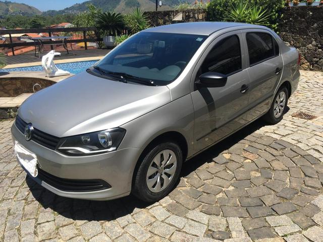 Vendo Voyage 1.6 completo 2016 com GNV