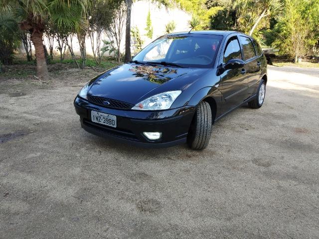 Focus Hatch GLX 2.0, 91 mil km, particular, nunca bateu, motor Duratec 147 cv - Foto 3