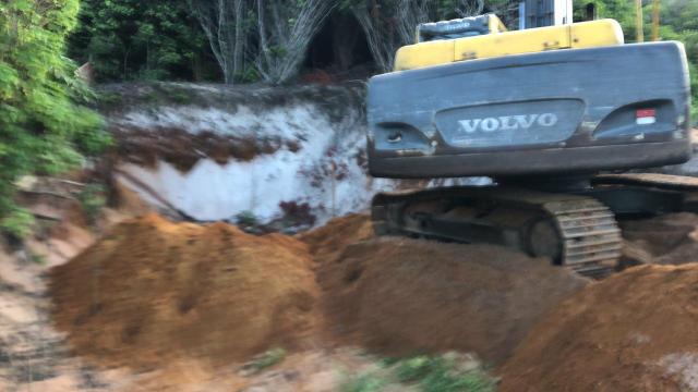 Escavadeira Volvo EC210B - Foto 5