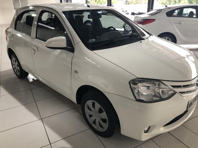 Etios hatch 2014 1.3 X repasse - Foto 3