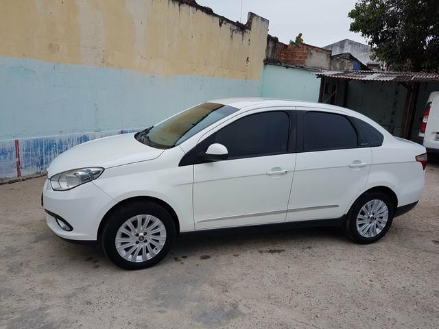 Vendo Grand Siena Essence 1.6 GNV - Foto 3
