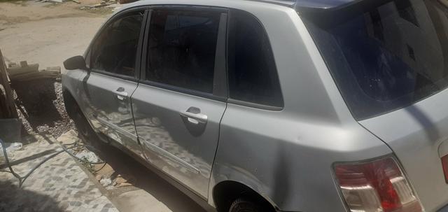 Carro em ótimo estado, motor top,interior perfeito só alguns detalhes na pintura - Foto 4