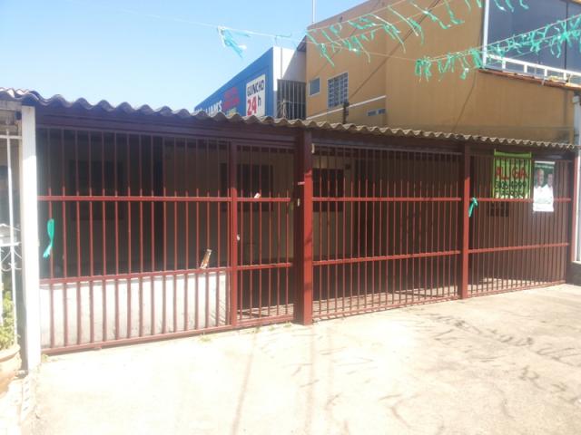 Lote vazado com 2 Casas na QNN 10 Próximo ao Metrô