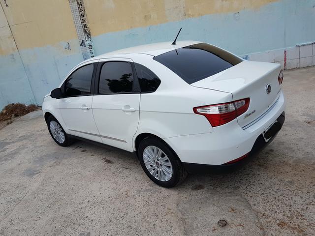 Vendo Grand Siena Essence 1.6 GNV - Foto 4