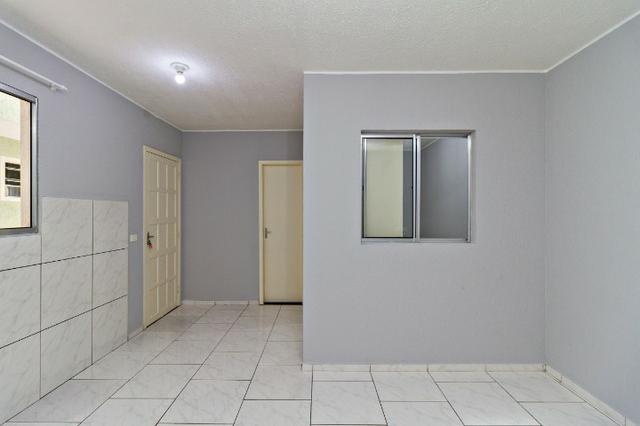 Apartamento ótimo, próximo ao terminal pinheirinho em frente ao mercado condor - Foto 3
