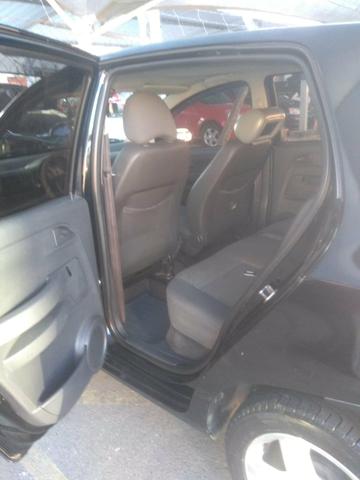 Carro Fox plus 1.6 ano 2004 - Foto 4