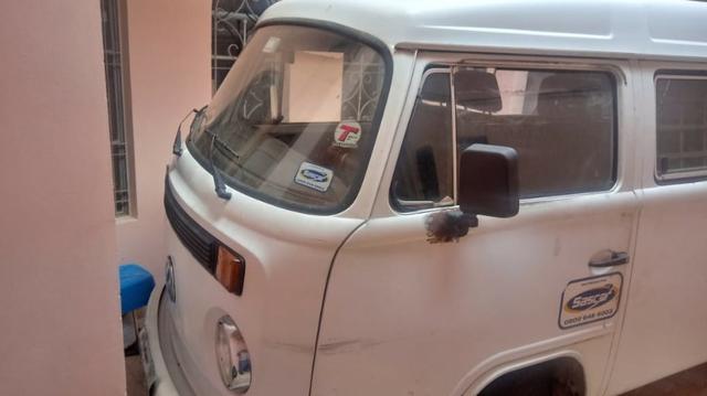 Vendo Perua Kombi ano 1999 Branca - Foto 4