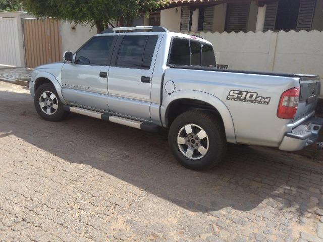 Pick-up S10 Executiva 2.8 4x4 turbo completa 2011 cabine dupla prata - Foto 2