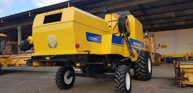 Colheitadeira New Holland TC 5090 ano 2014/ completa , 2.025h 4 pagamentos . - Foto 2
