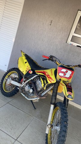 MOTO DE TRILHA