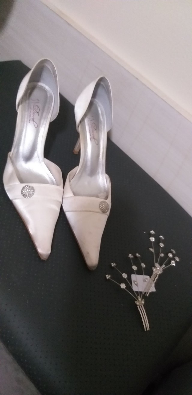 Sapato noiva cetim n°36 - usado apenas 1 vez..OPORTUNIDADE  - Foto 3