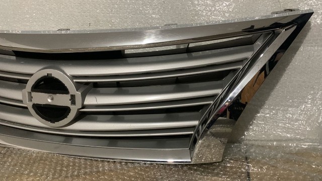 Grade Frontal Nissan Versa 2013 c/det #2 - Foto 3