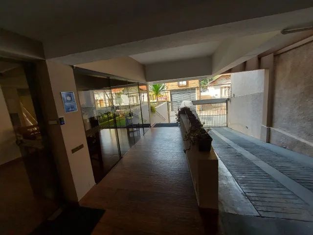 Kitinete com garagem, centro de Campinas, reformada, compacta, de frente, fácil acesso. - Foto 2