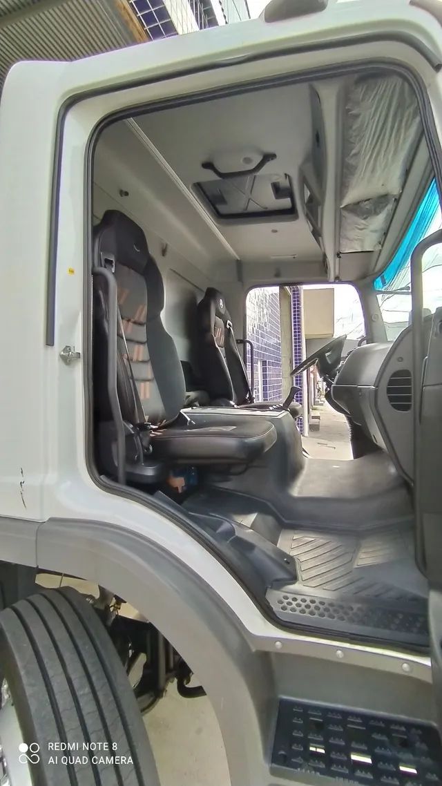 MB atego 1719 ano 2018 chassis ou com baú 