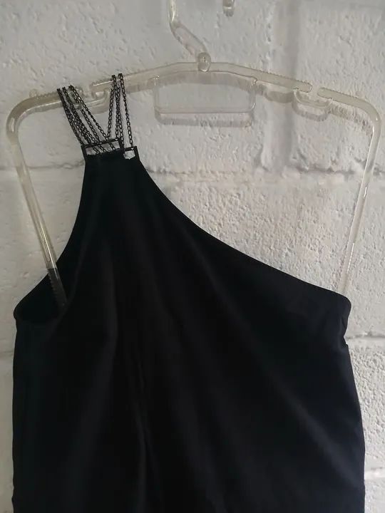 Macacão preto de ombro único - Foto 3