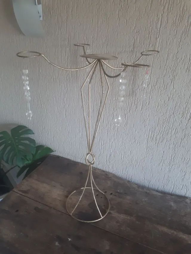 Suporte Castiçal Para Velas e Arranjo de Flores Vários - Foto 2