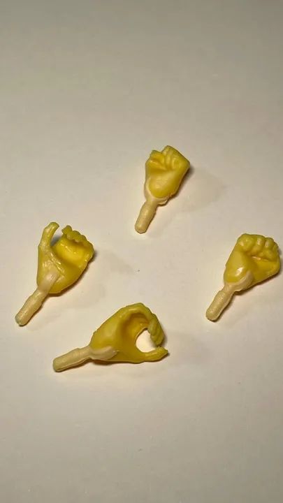 Marvel Legends - lote de mãos amarelas (femininas) - ideal p/ bonecos Marvel Legends
