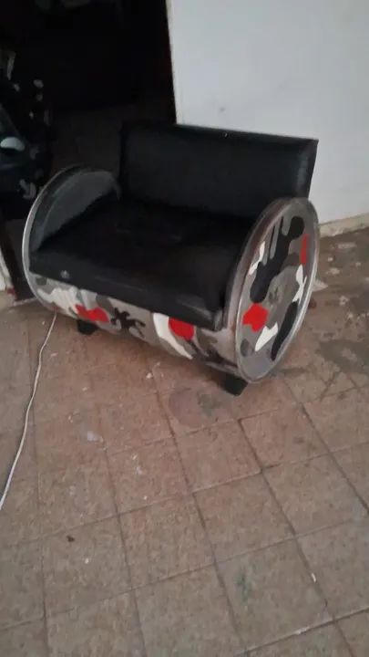 Poltrona/ Sofá da Desb. - Iguatemi. Confortável... Estiloso...