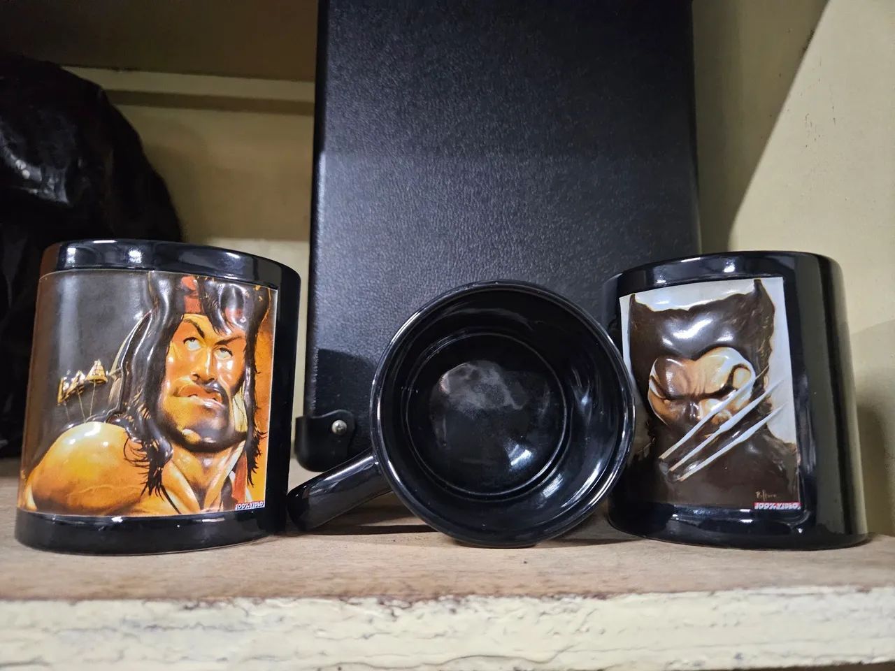 Canecas com caricaturas de personagens (são 3) únicas,.l - Foto 4