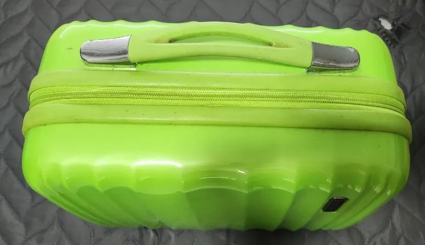 Frasqueira Travel Cool verde claro - Foto 5