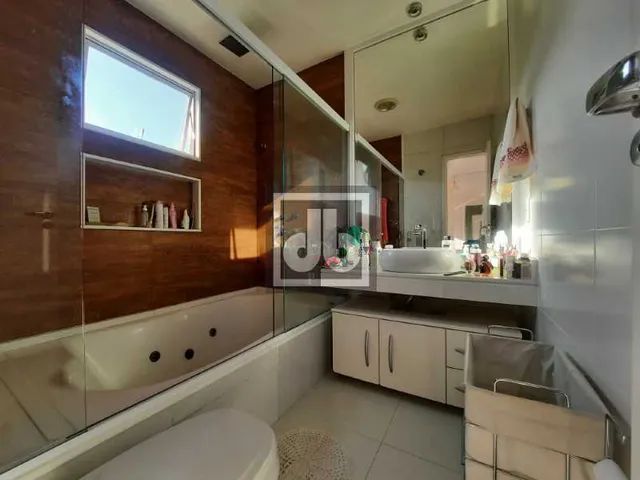 Casa em condomínio-Anil-Jacarepaguá-excelente - varandas - piscina -salão em 3 ambientes - - Foto 8