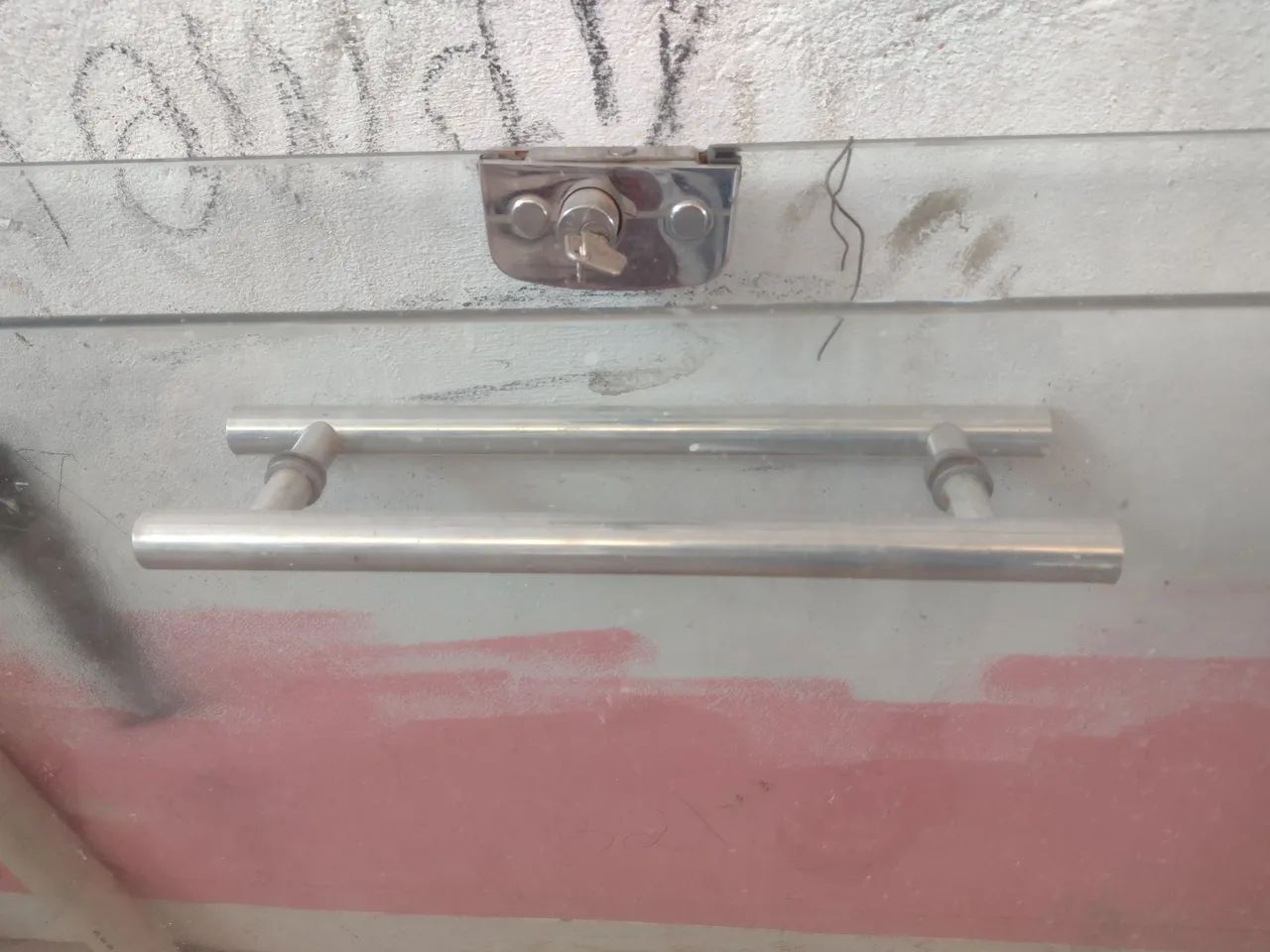 Duas portas blindex completas pivotante 