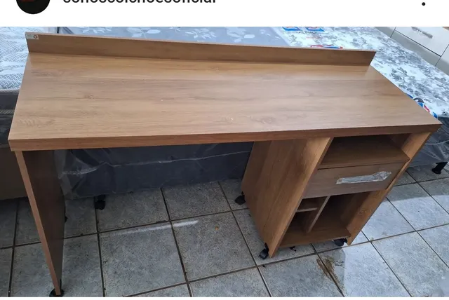 MESA DE ESTUDO NOVA COM RODINHAS