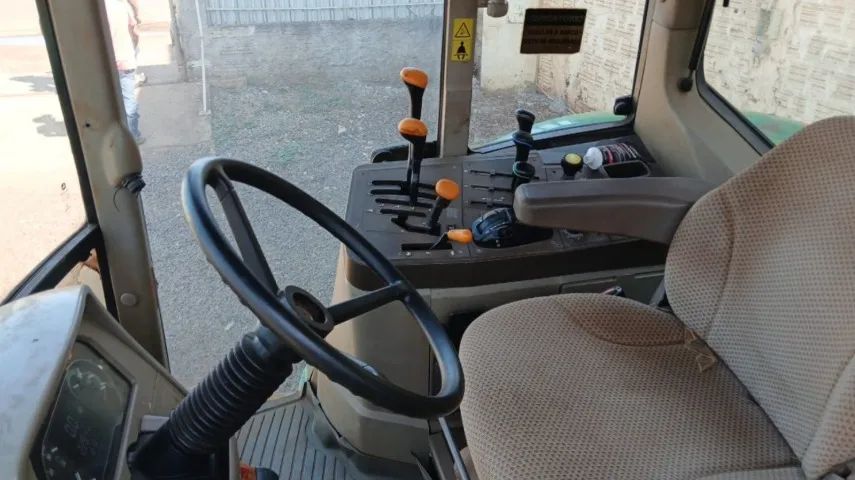 TRATOR JOHN DEERE 6125J 125CV 22/22 *** OPORTUNIDADE *** - Foto 2