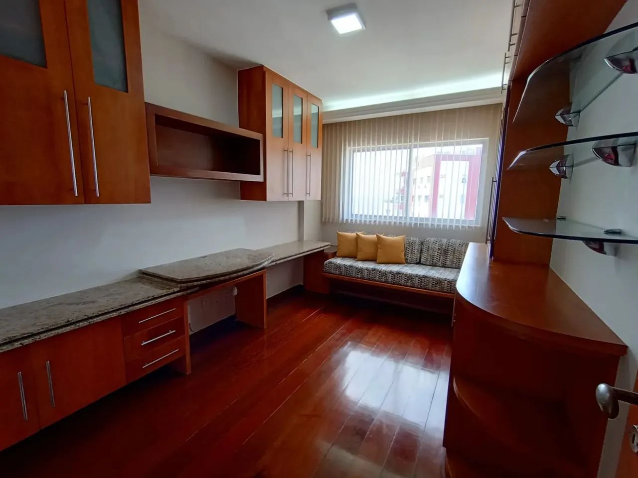 Alugo apartamento mobiliado  de 4/4 na Pituba com 160m2 - Foto 11