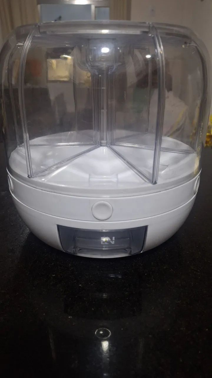 Dispenser giratório de alimentos 