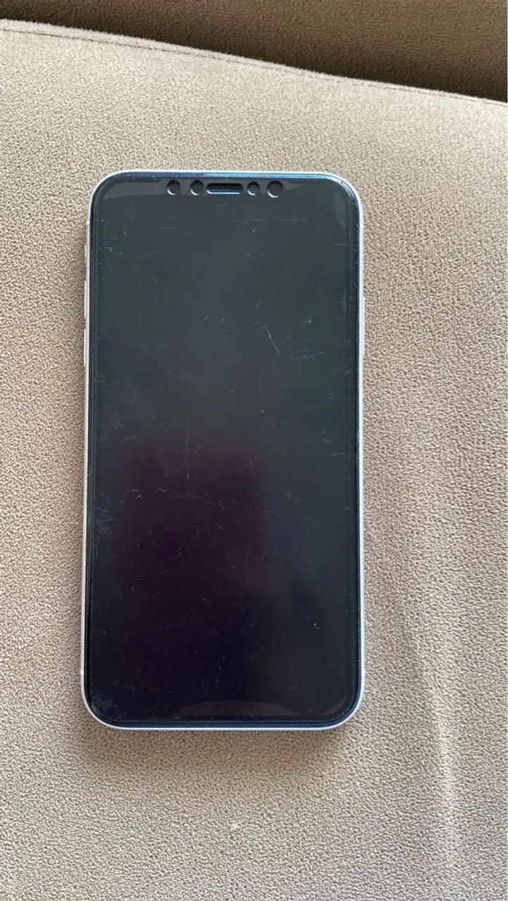 iPhone XR branco 128GB 