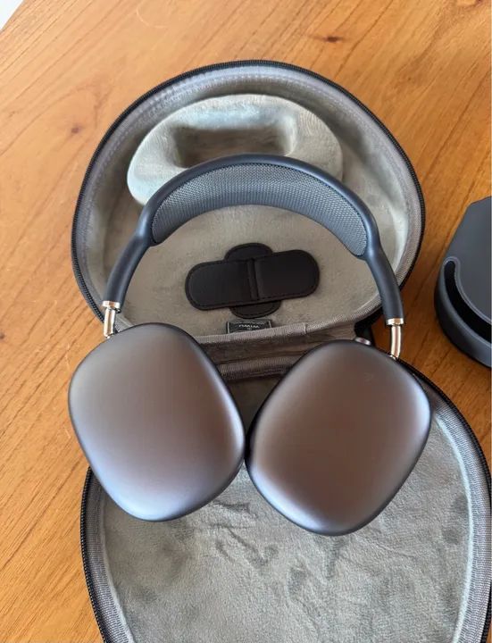 Fones de Ouvido Apple AirPods Max - Cinza Espacial