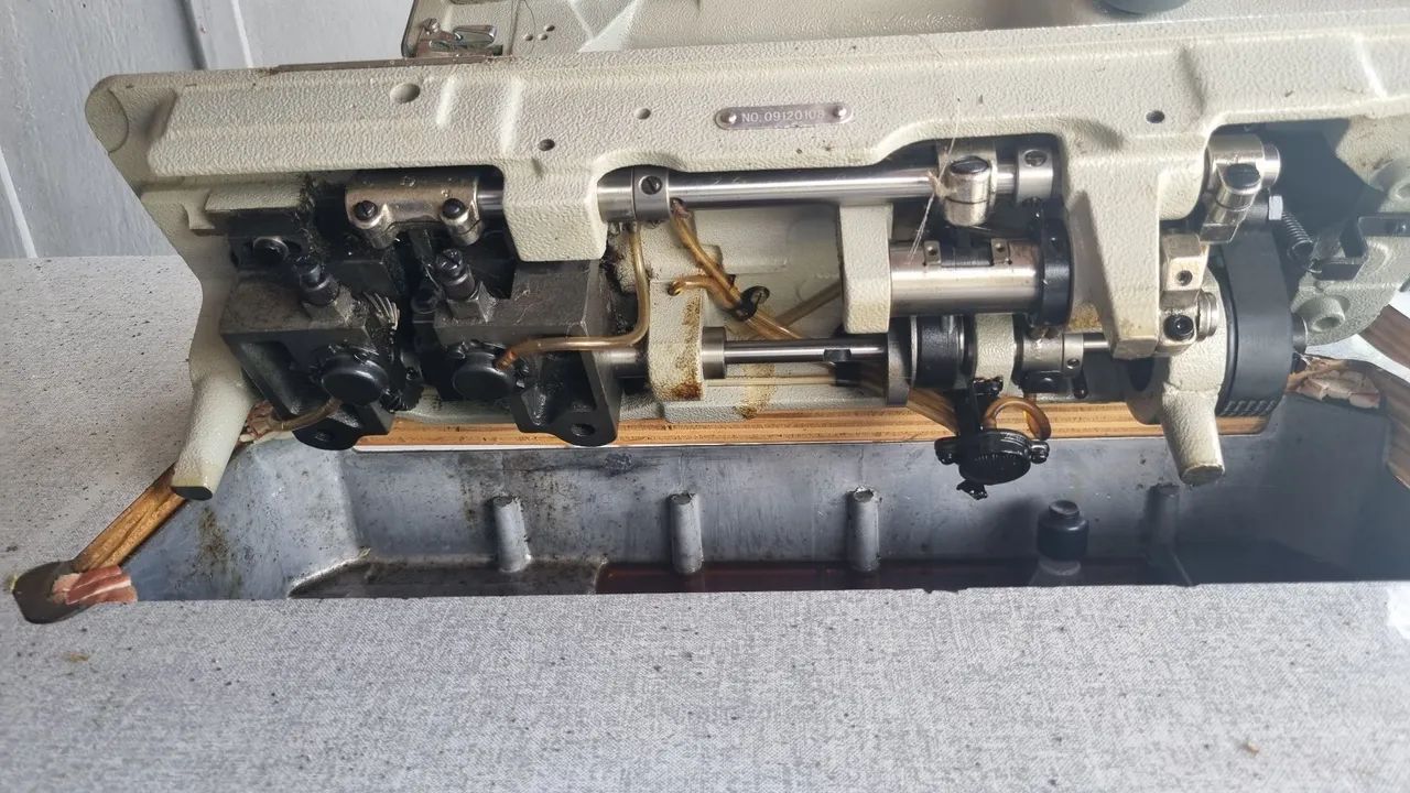 Máquina de Costura Industrial Usada - Foto 4