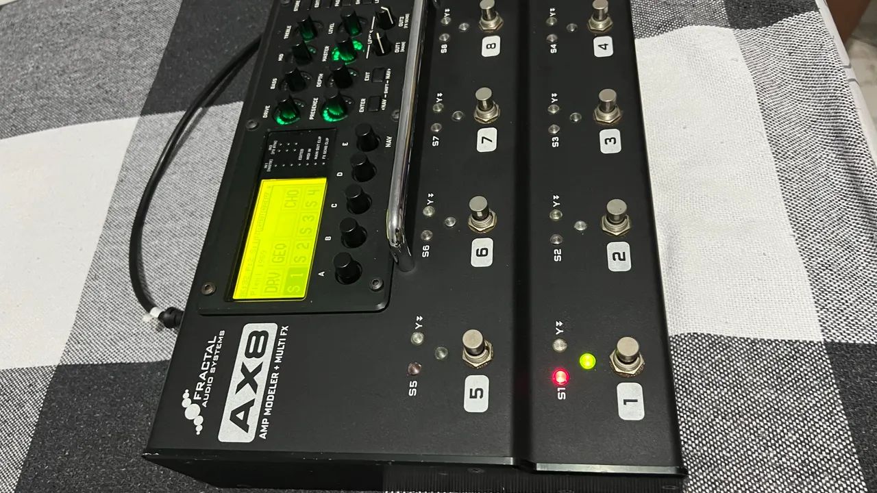 Fractal Audio AX8 ( Ñ é Boss, Kemper, Helix, Neural Quad Cortex