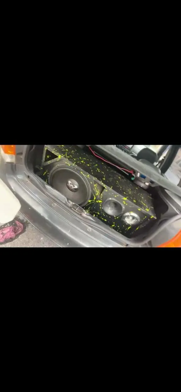 Caixa de Som Automotiva Customizada