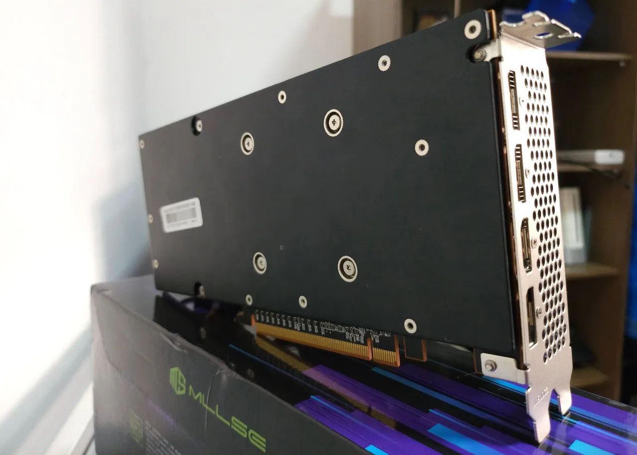 Placa de Vídeo Rx 5700xt 8gb  - Foto 2