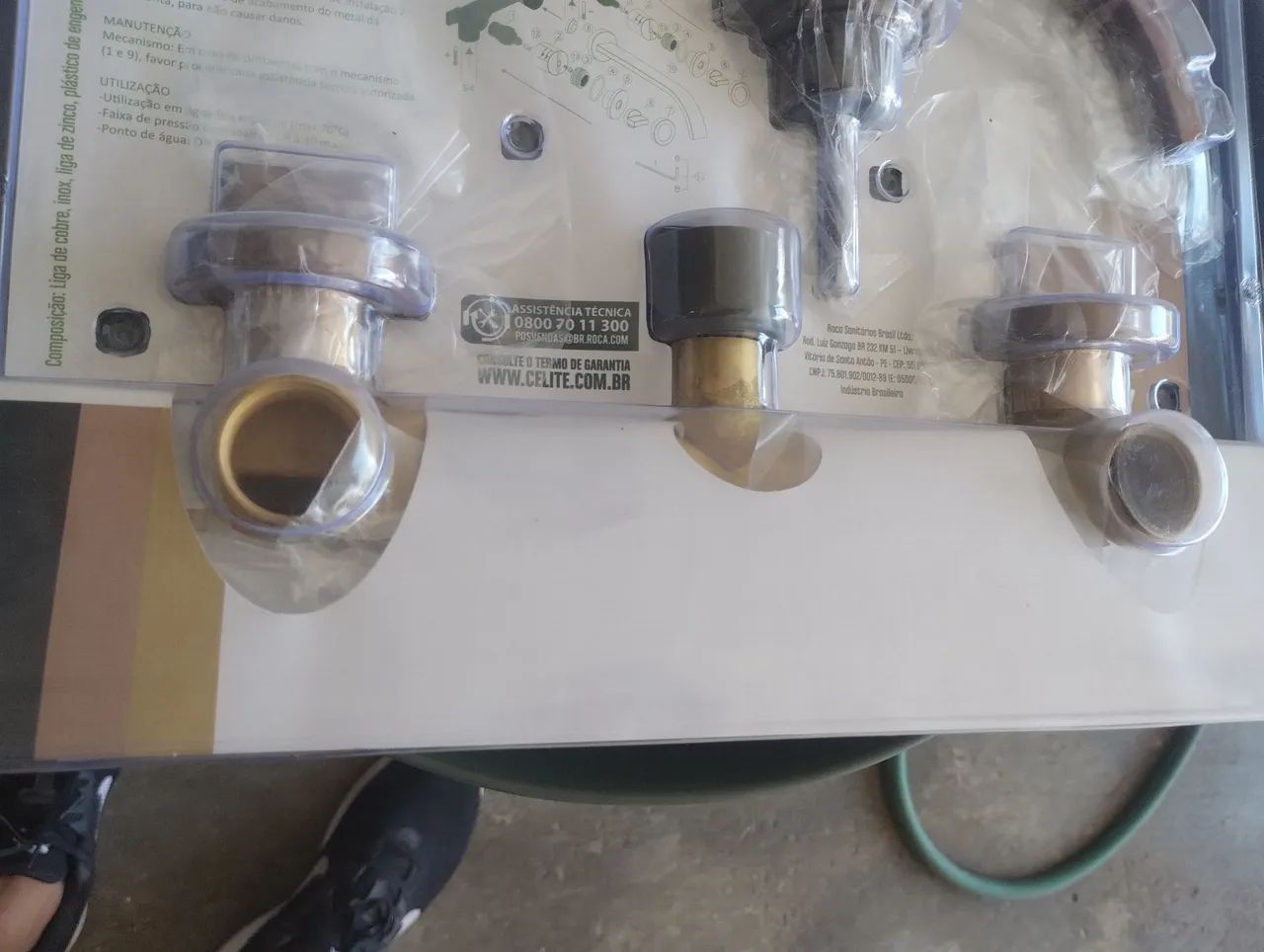 Torneira Misturador de Parede para Banheiro com Bica Reta Rose Gold Flow Celite - Foto 5