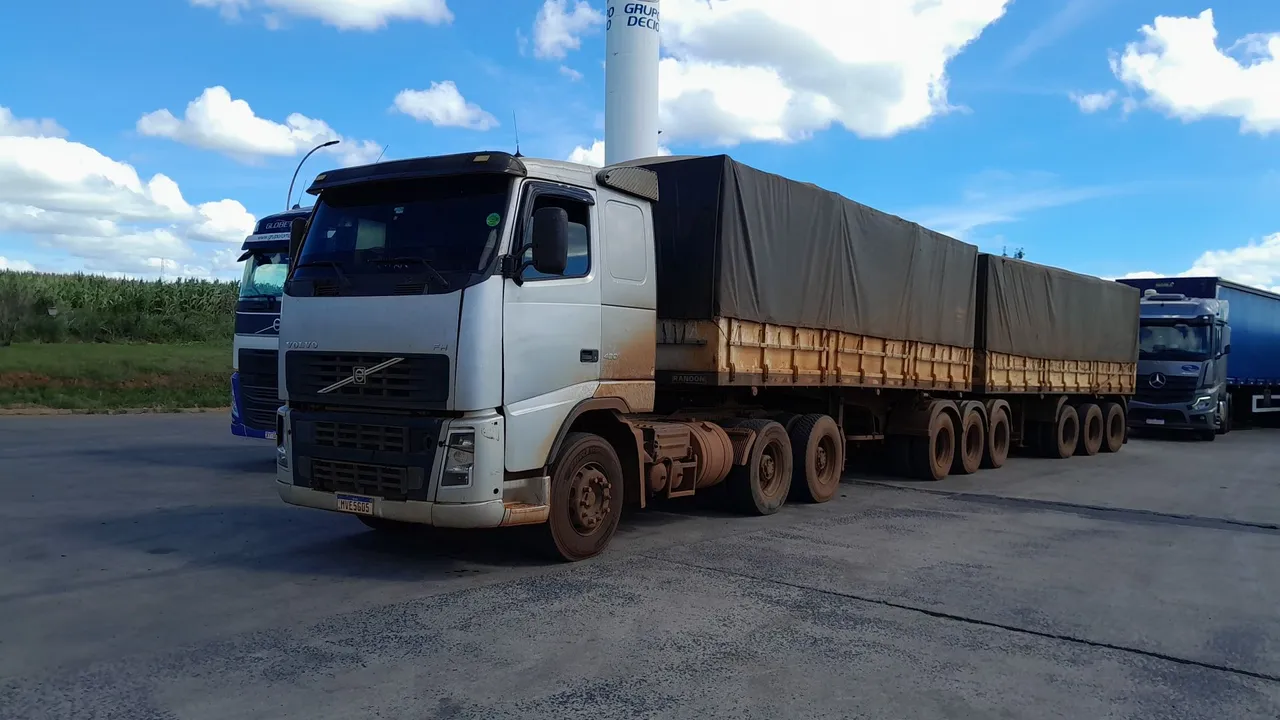 Vendo volvo fh420 ano 2006 6x4
