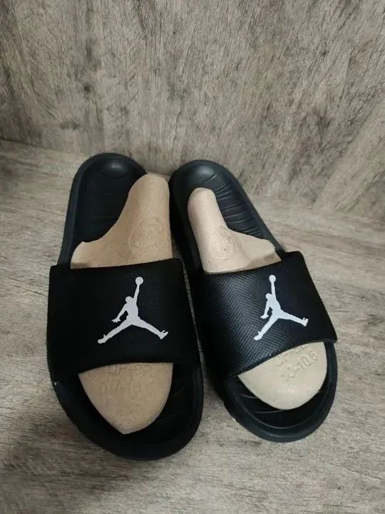 Chinelo Nike Jordan - Preto - Foto 2
