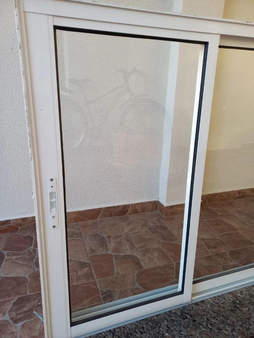 Janela de Alumínio com Vidro e Base wm Mármore  - Foto 4