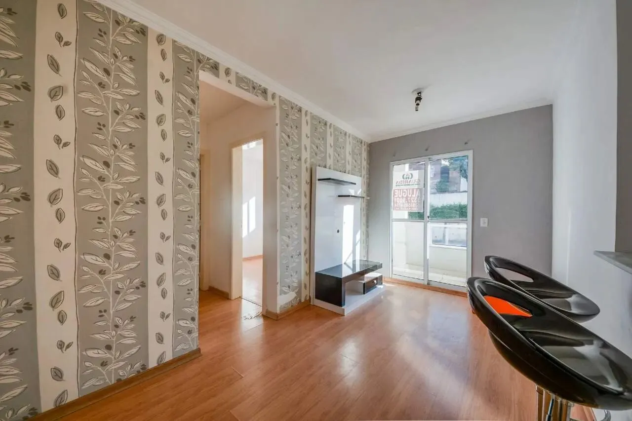 Exclusividade Guarida: Apartamento semi mobiliado de 2 dormitórios, sendo 1 suíte no bairr
