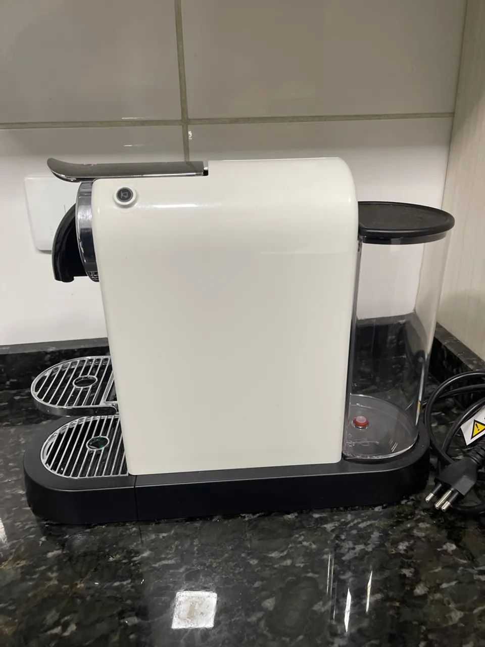 Máquina de Café Nespresso Inissia - Branca - Foto 2
